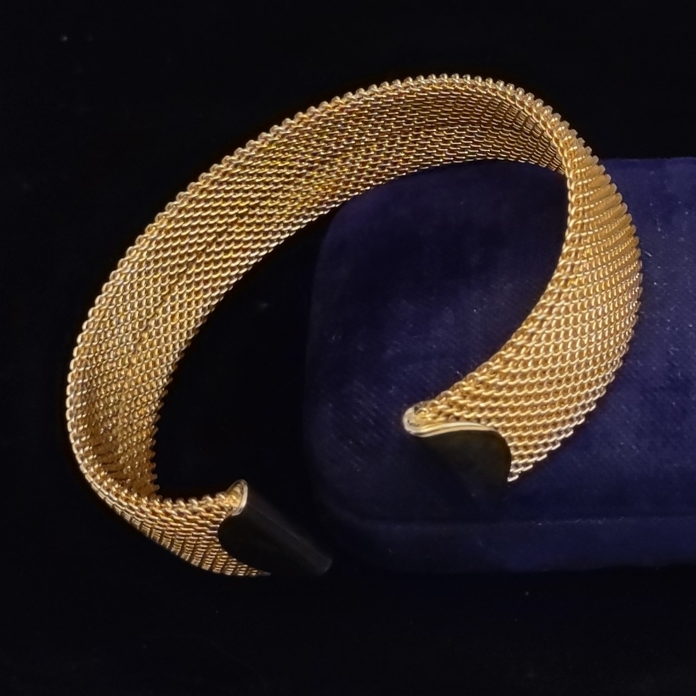 Vintage Gold Tone Mesh Bracelet